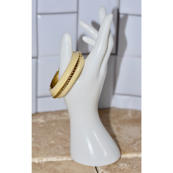St. John Knit Designer Ivory Enamel 24k Electroplated Gold Bangle Cuff Bracelet - Picture 2 of 9